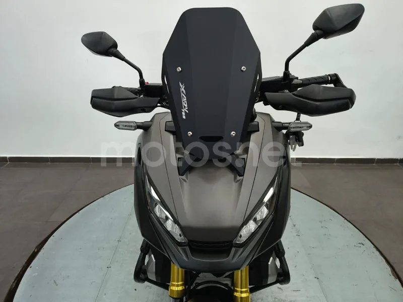 Honda X-ADV - Vista 12