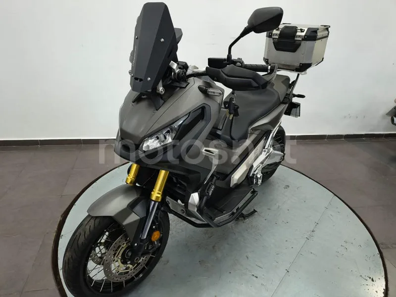 Honda X-ADV - Vista 13