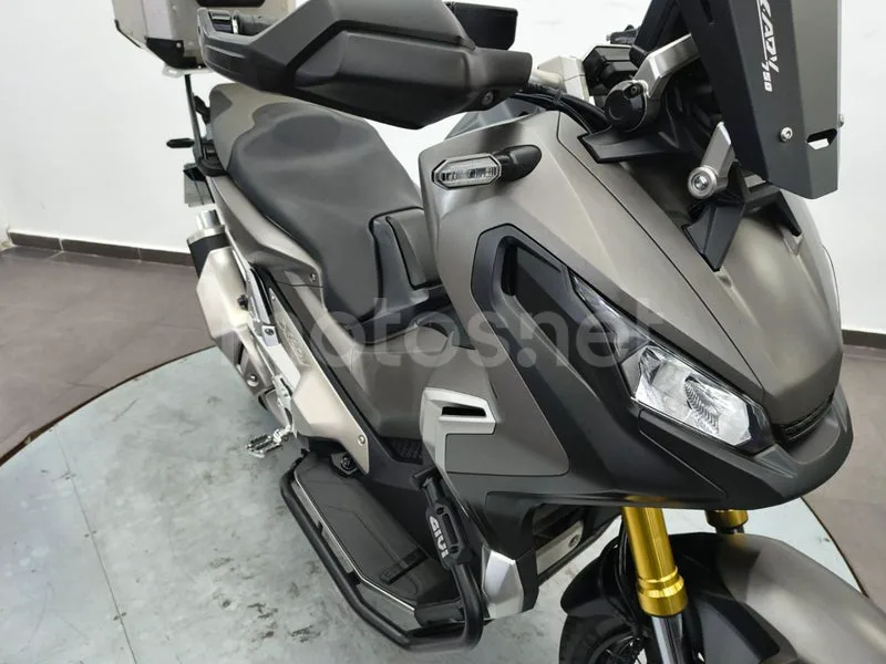 Honda X-ADV - Vista 15