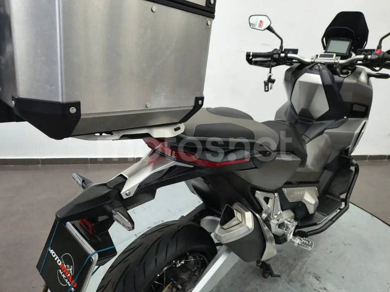 Honda X-ADV - Vista 19