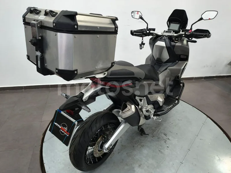Honda X-ADV - Vista 20