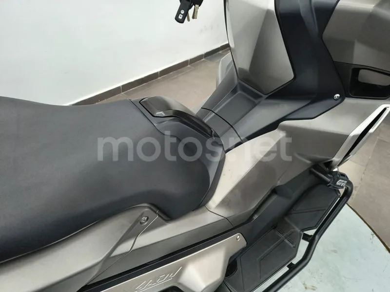 Honda X-ADV - Vista 9