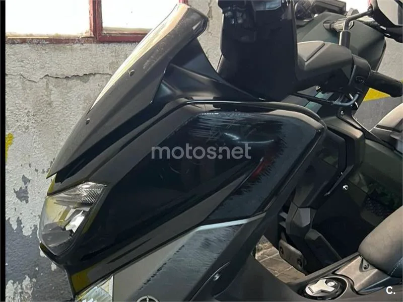 Yamaha NMAX - Vista 5