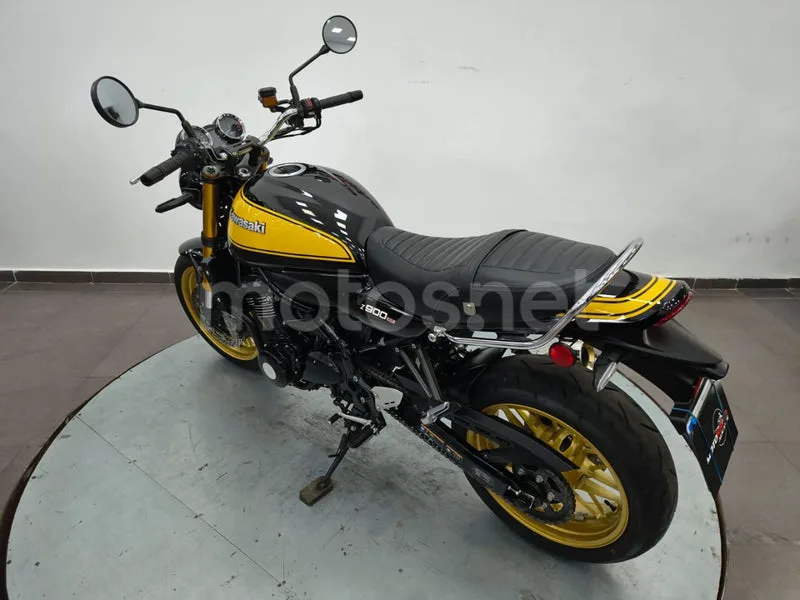 Kawasaki Z900RS - Vista 11