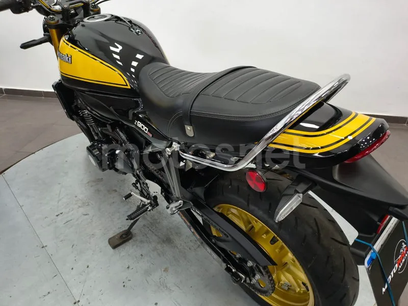 Kawasaki Z900RS - Vista 13