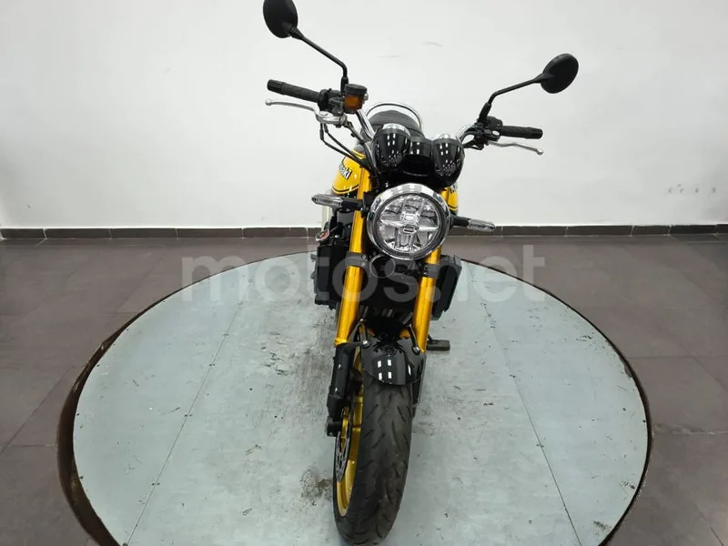 Kawasaki Z900RS - Vista 3