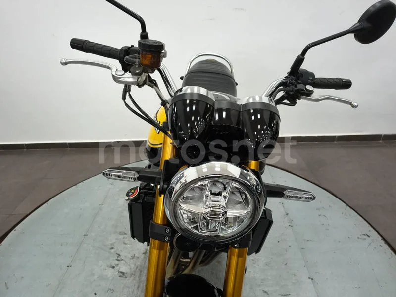 Kawasaki Z900RS - Vista 9