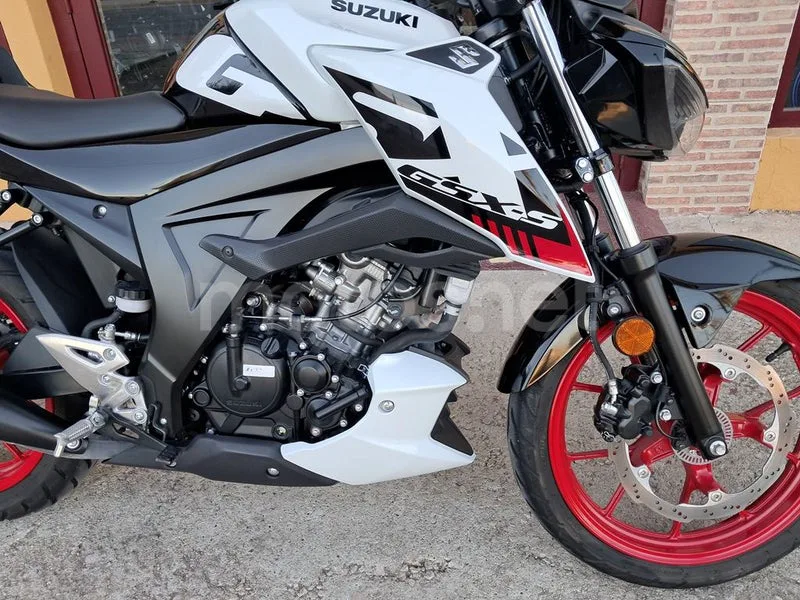 Suzuki GSX-S125 - Vista 7