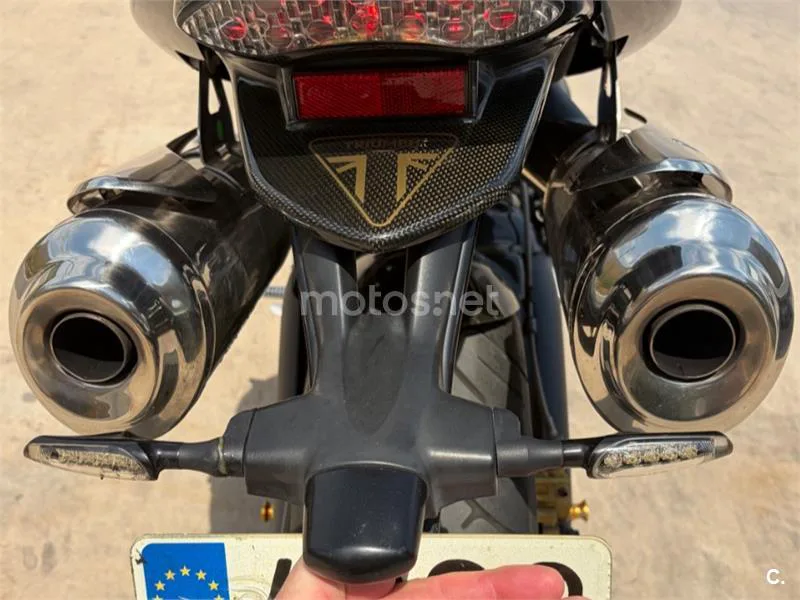 Triumph Street Triple - Vista 7