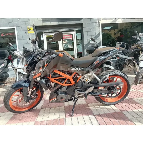 KTM 390 Duke - Vista 3