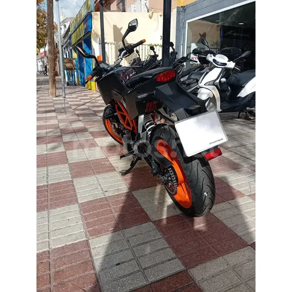 KTM 390 Duke - Vista 4