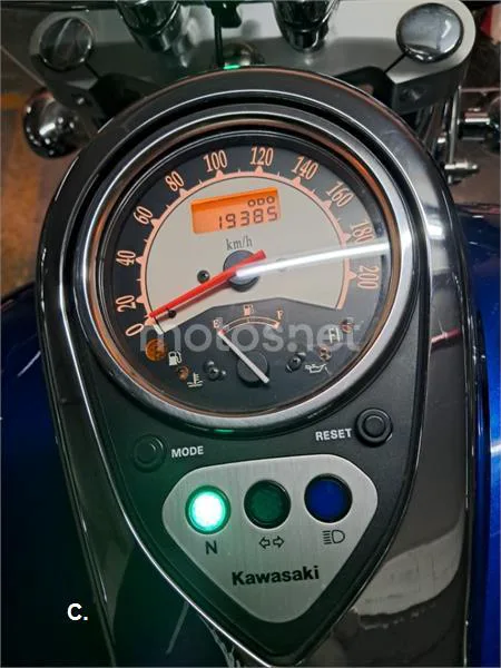 Kawasaki VN900 Classic - Vista 11