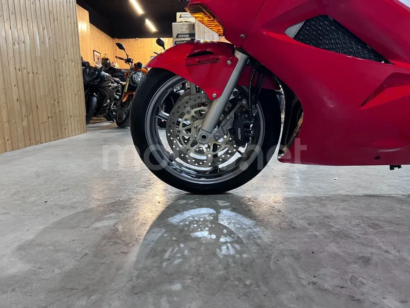 Honda VFR800F - Vista 22