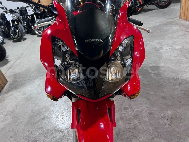 Honda VFR800F - Vista 23