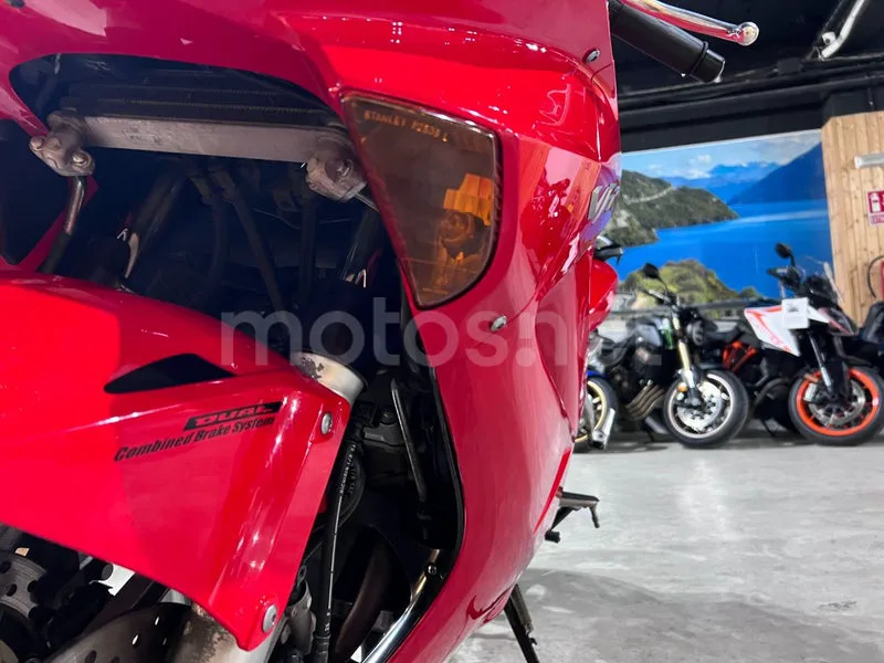 Honda VFR800F - Vista 25