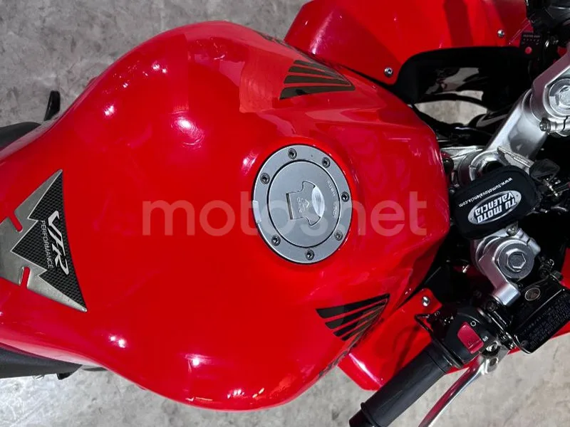 Honda VFR800F - Vista 60