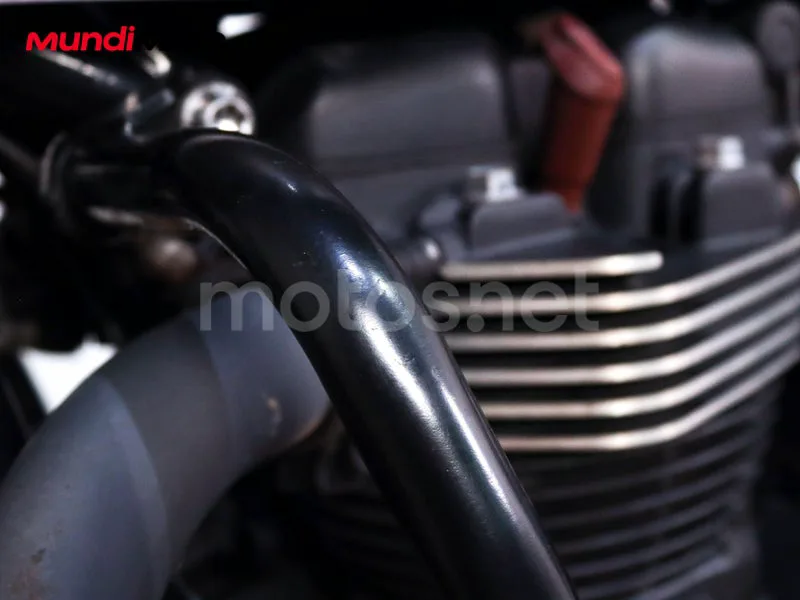 Triumph Bonneville T120 - Vista 24