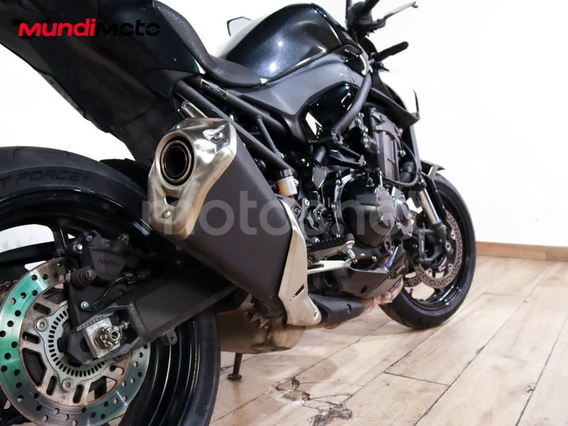 Kawasaki Z900 - Vista 4