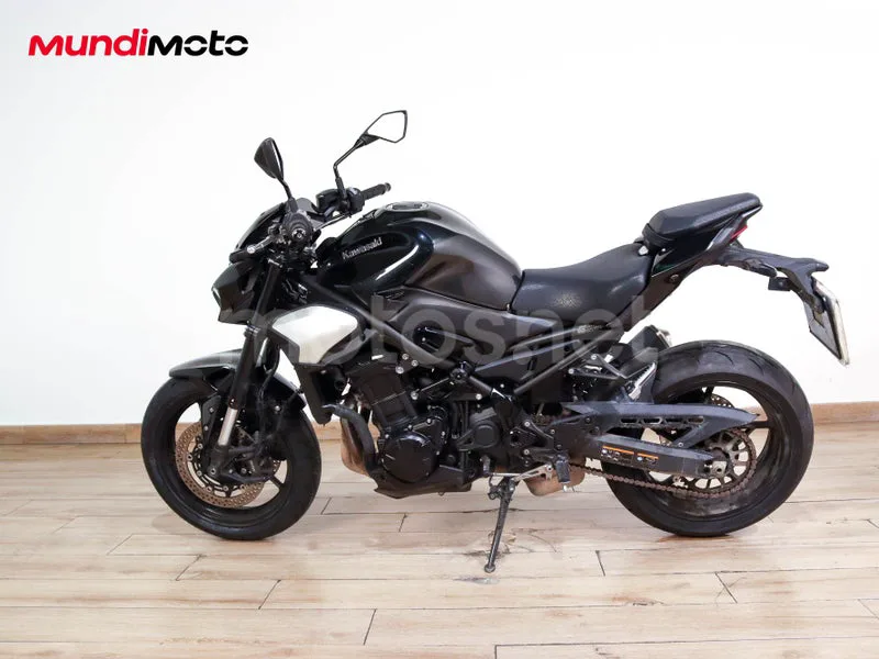Kawasaki Z900 - Vista 6