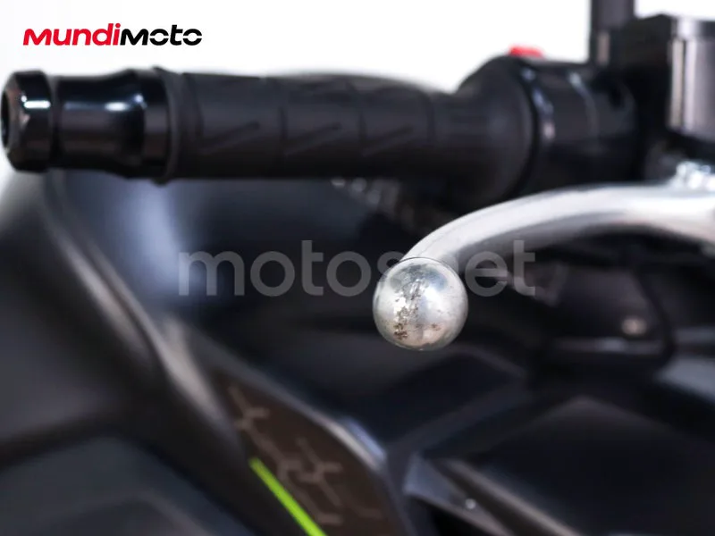 Kawasaki Z900 - Vista 14