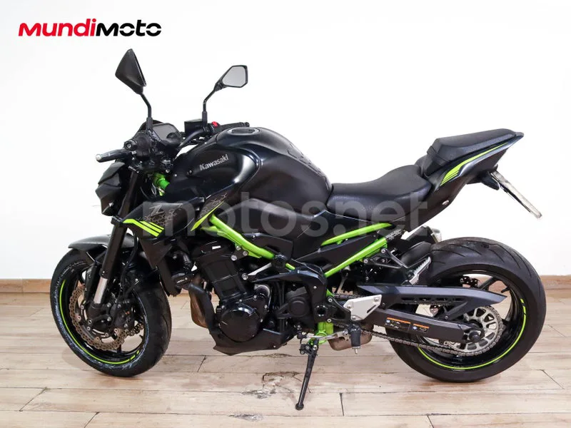 Kawasaki Z900 - Vista 6