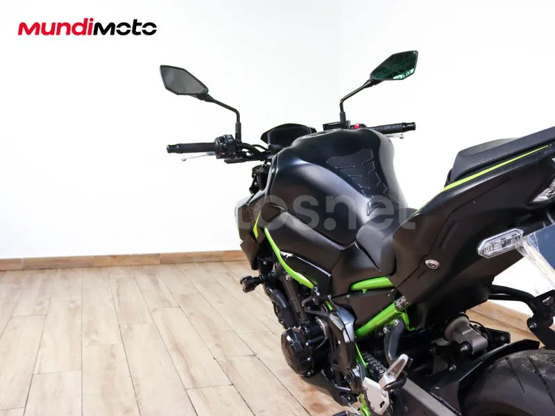 Kawasaki Z900 - Vista 9
