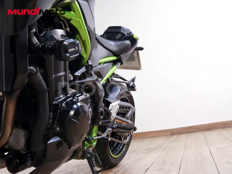 Kawasaki Z900 - Vista 10