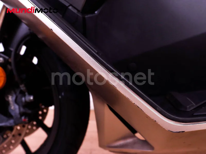 Honda Forza 750 - Vista 26
