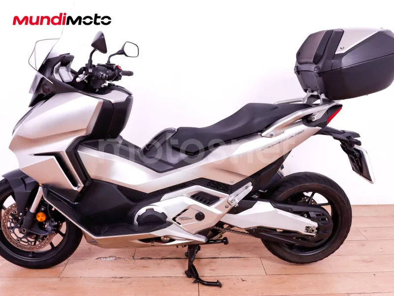 Honda Forza 750 - Vista 6