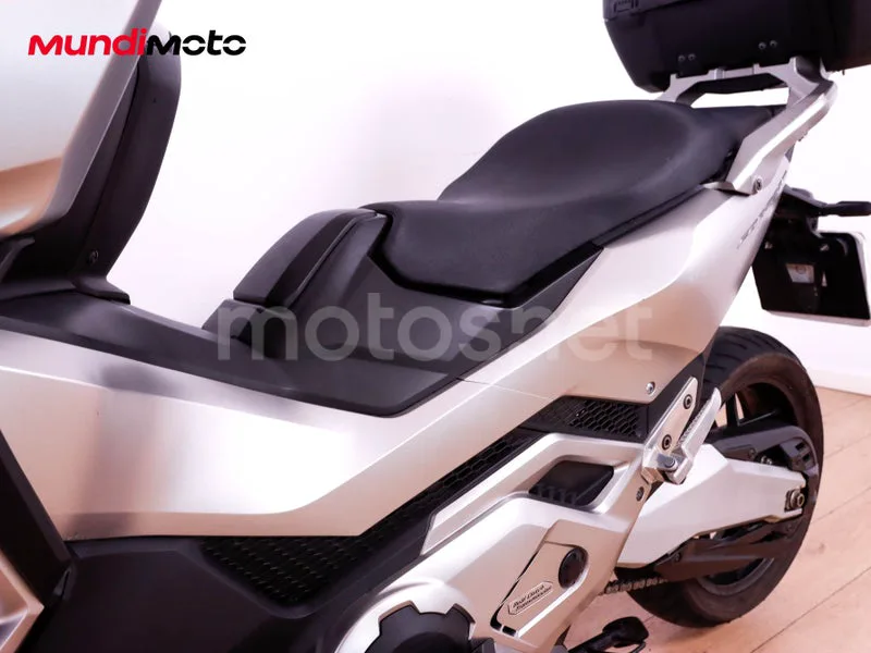 Honda Forza 750 - Vista 10