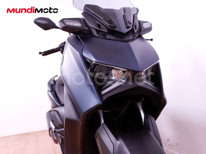 Yamaha XMAX 300 - Vista 5