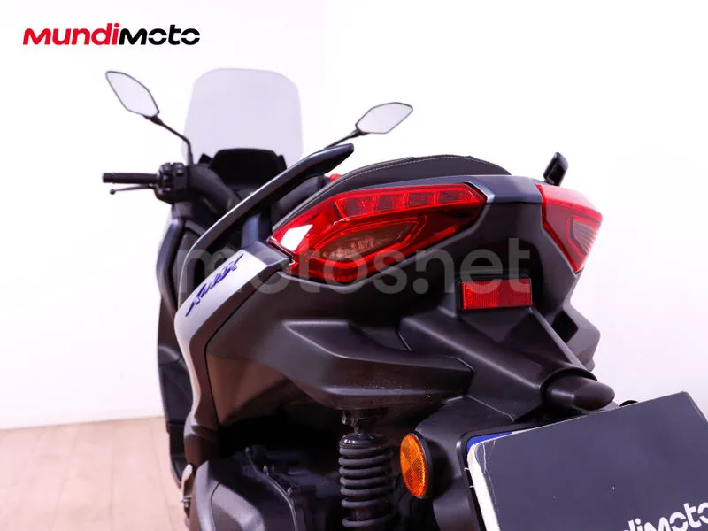 Yamaha XMAX 300 - Vista 9