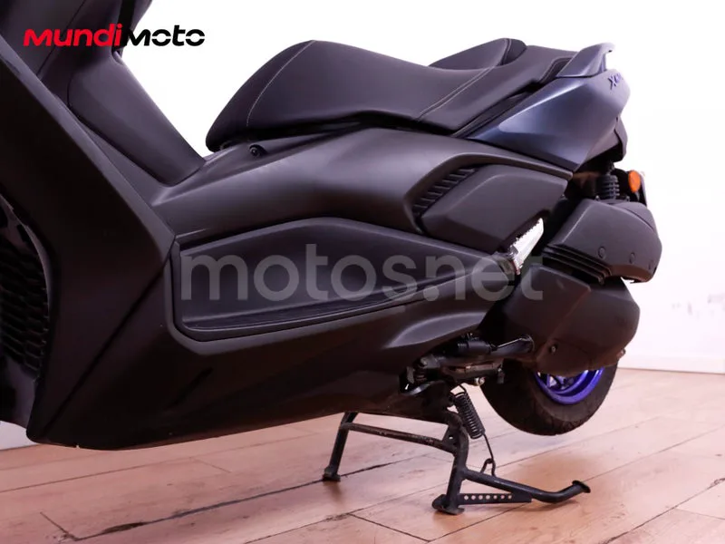 Yamaha XMAX 300 - Vista 10