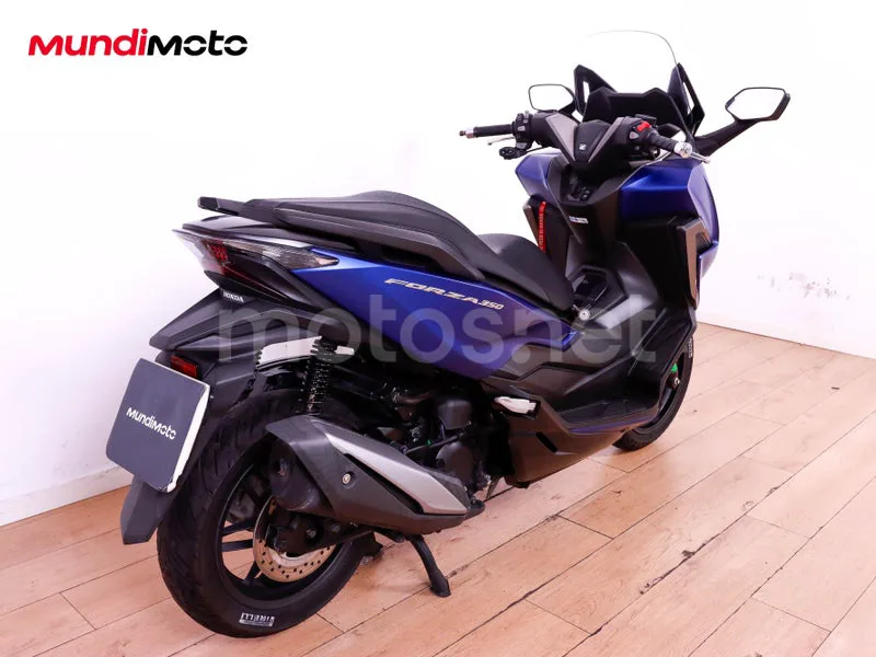 Honda Forza 350 - Vista 3