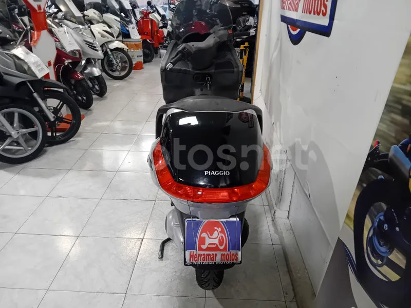 Piaggio X8 125 - Vista 3