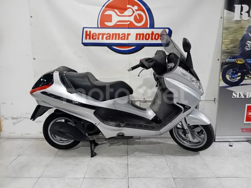 Piaggio X8 125 - Vista 4