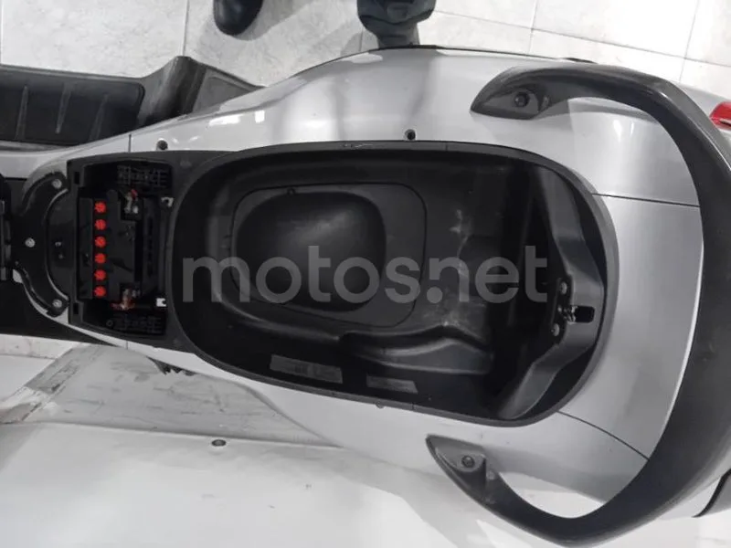 Piaggio X8 125 - Vista 8