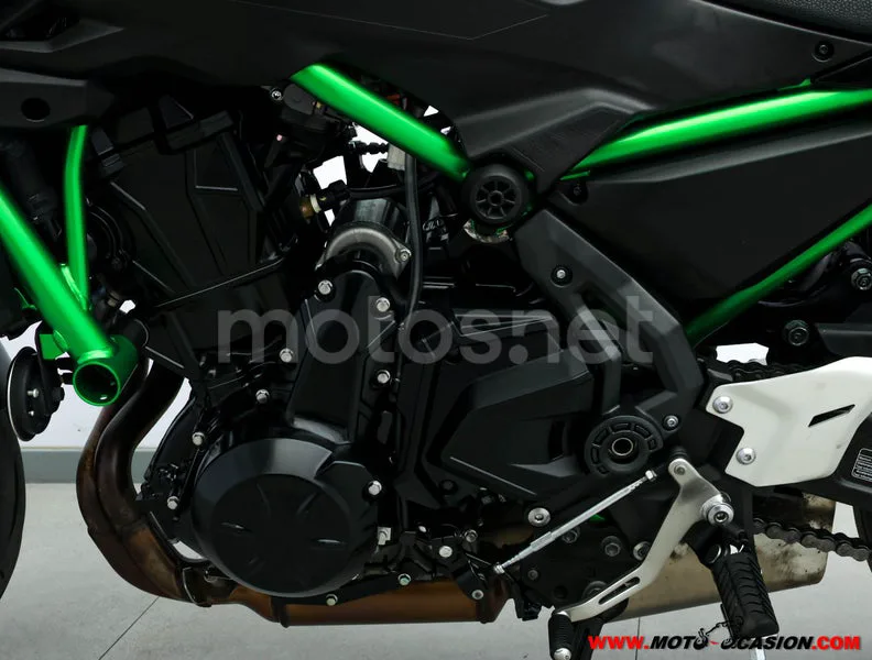 Kawasaki Z650 - Vista 10