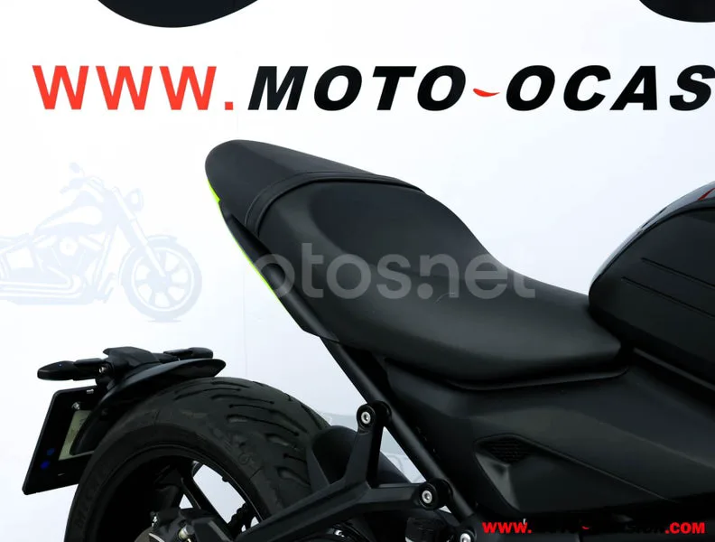 Triumph Trident 660 - Vista 10