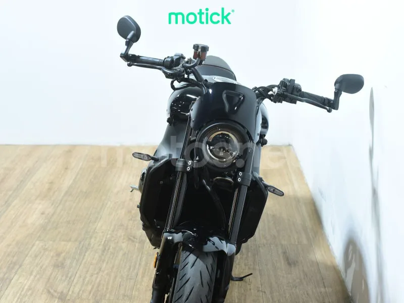 Yamaha XSR900 - Vista 11