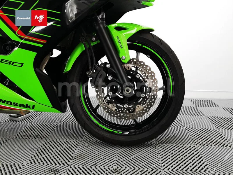 Kawasaki Ninja 650 - Vista 12