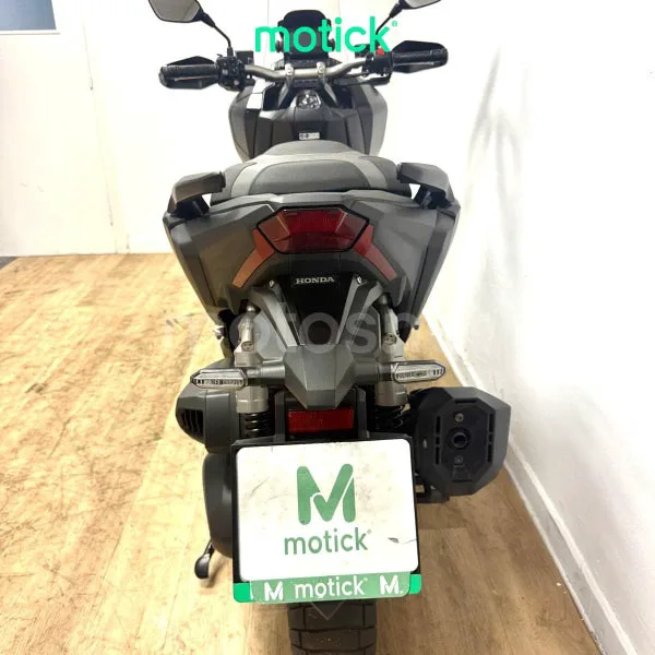 Honda ADV350 - Vista 10