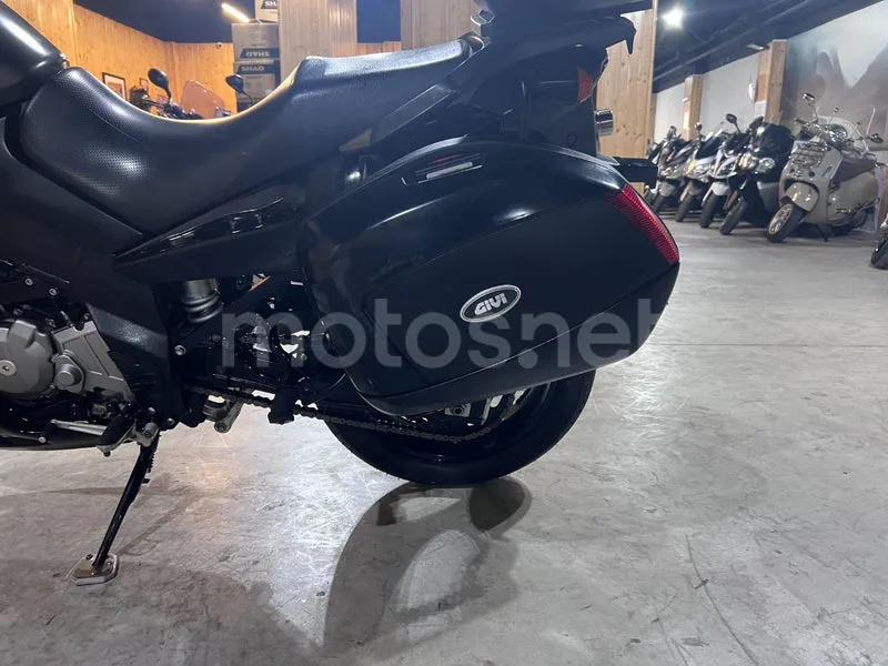 Suzuki V-Strom 650 - Vista 12