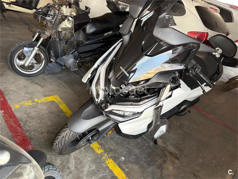 Honda Forza 125 - Vista 3