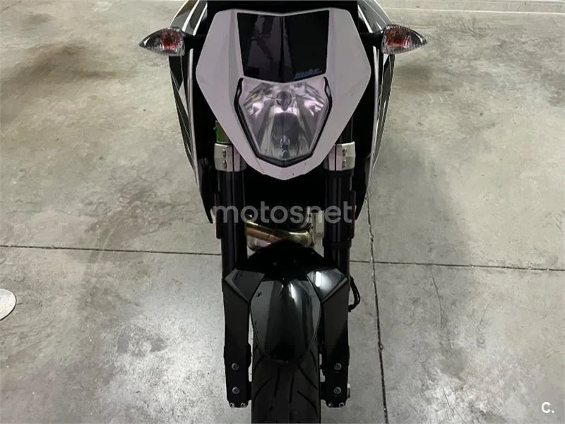 KTM 690 Duke - Vista 3