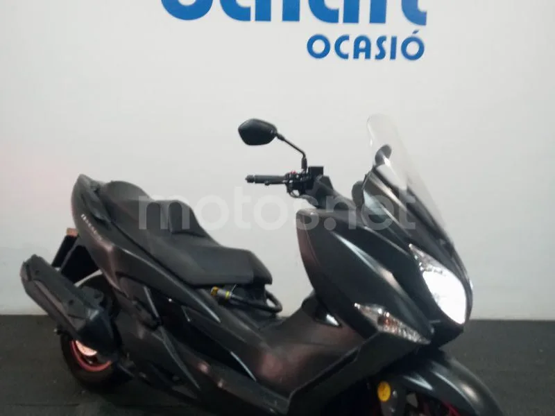 Suzuki Burgman 400 - Vista 8