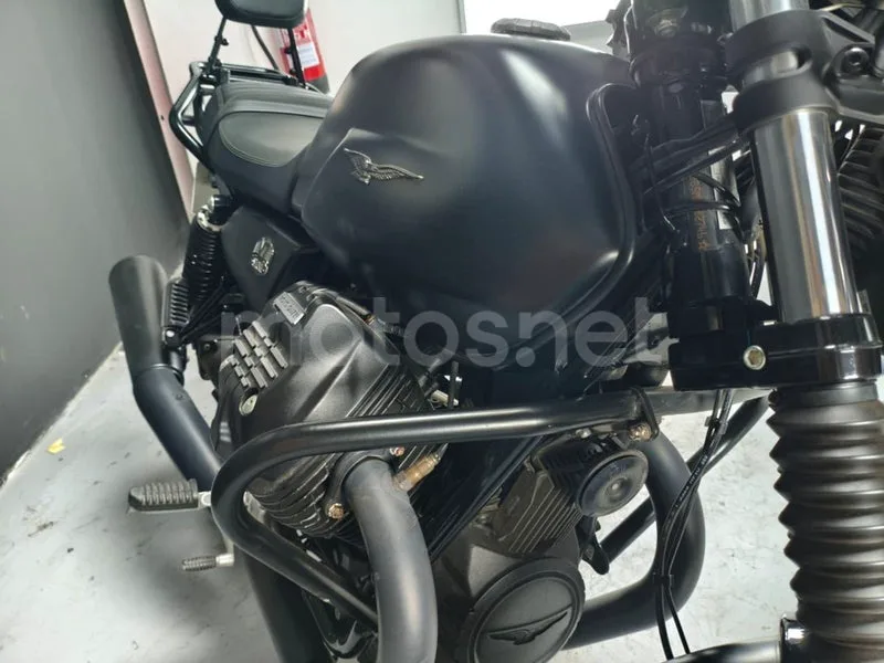 Moto Guzzi V7 - Vista 13
