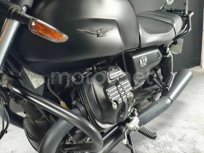 Moto Guzzi V7 - Vista 14