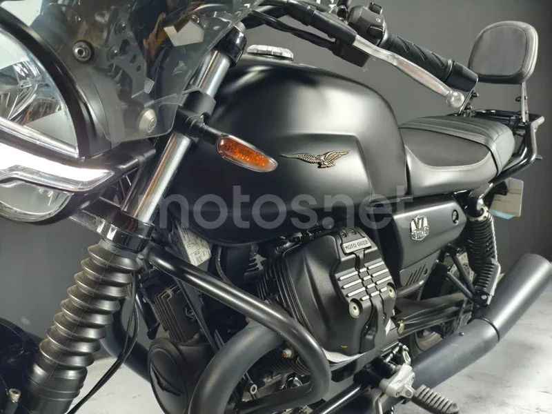 Moto Guzzi V7 - Vista 16