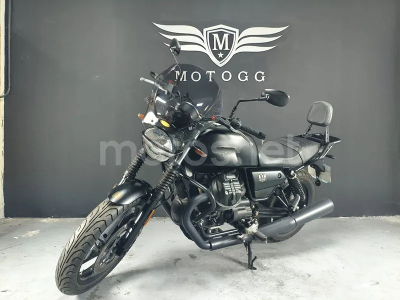 Moto Guzzi V7 - Vista 3